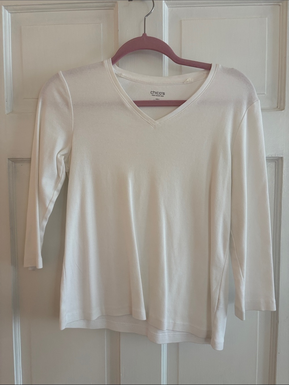 Chico's White V-Neck 3/4 Sleeve Knit Top